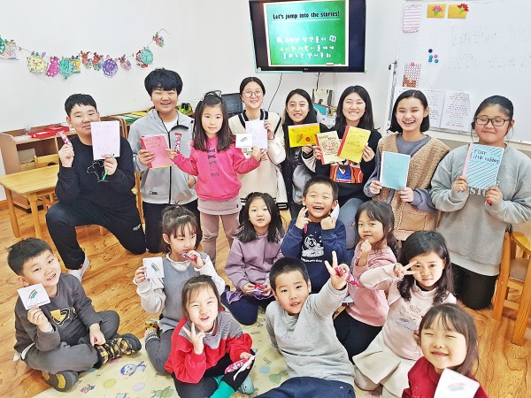 ｢ȭ  ǳ!｣ Grade6 First Book Tour!